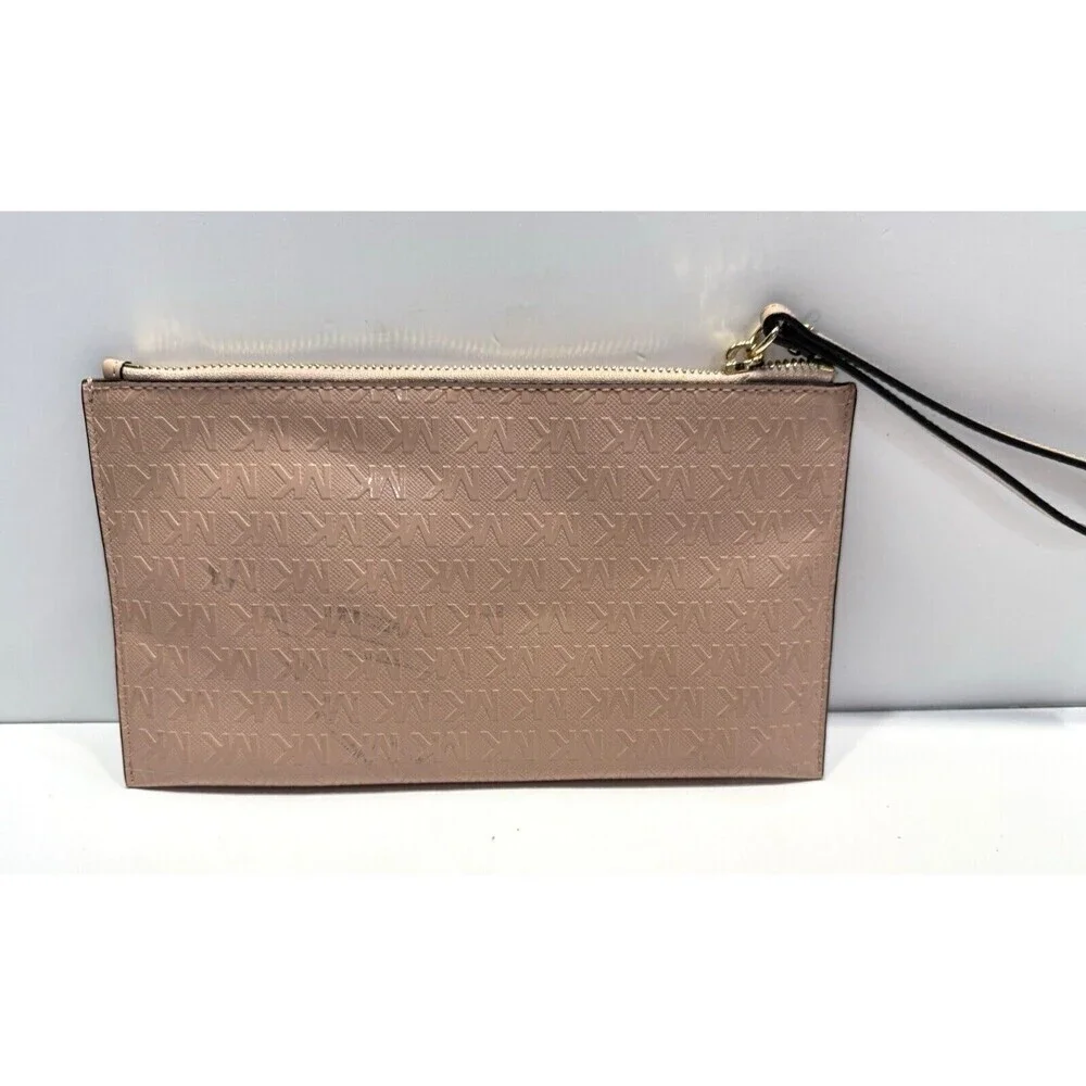 Michael Kors Womens Signature Wristlet Clutch Wallet Pink Patent Leather